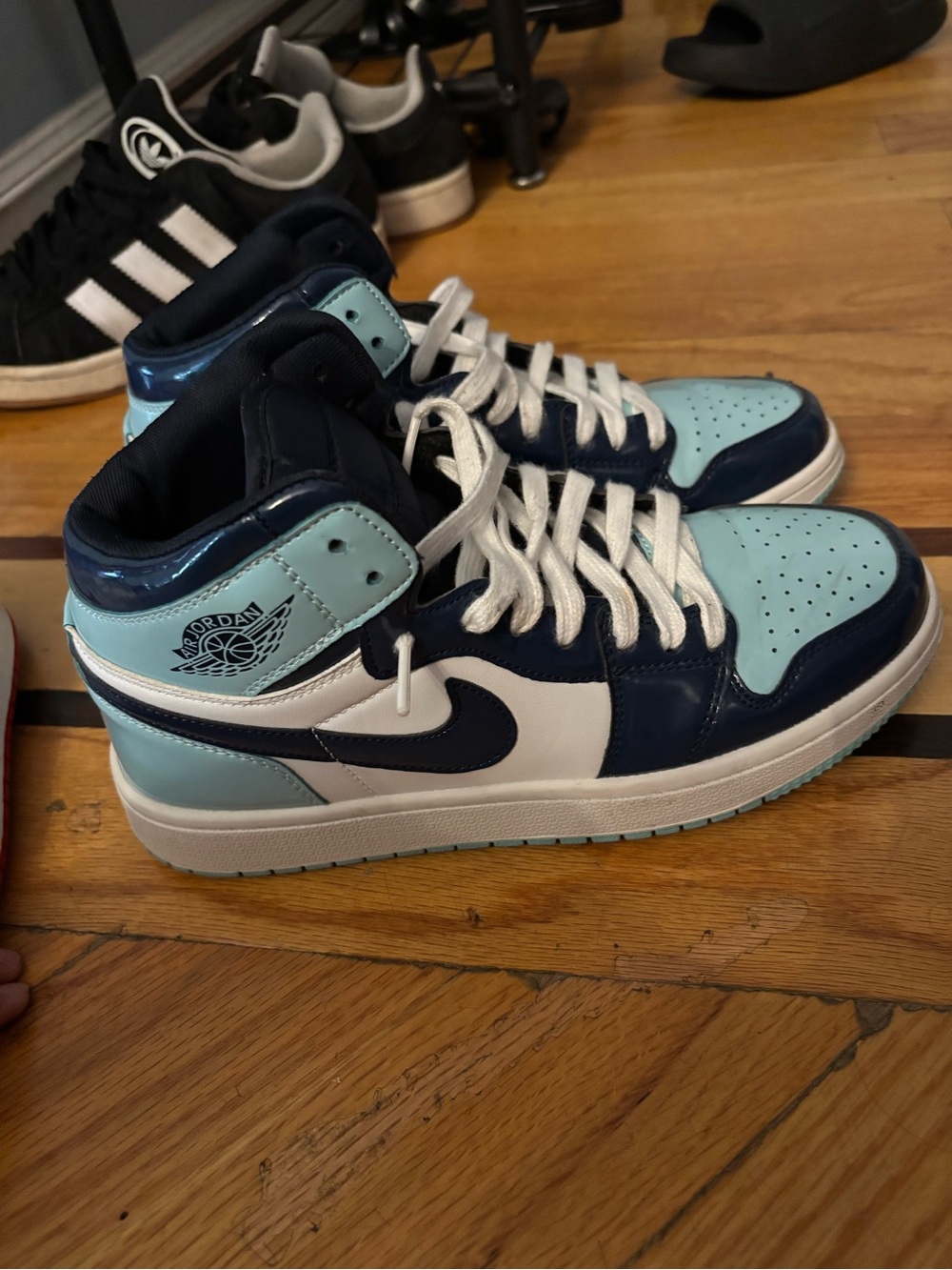 Jordan Kids Mid-Top Sneakers in Light Blue, Navy & White